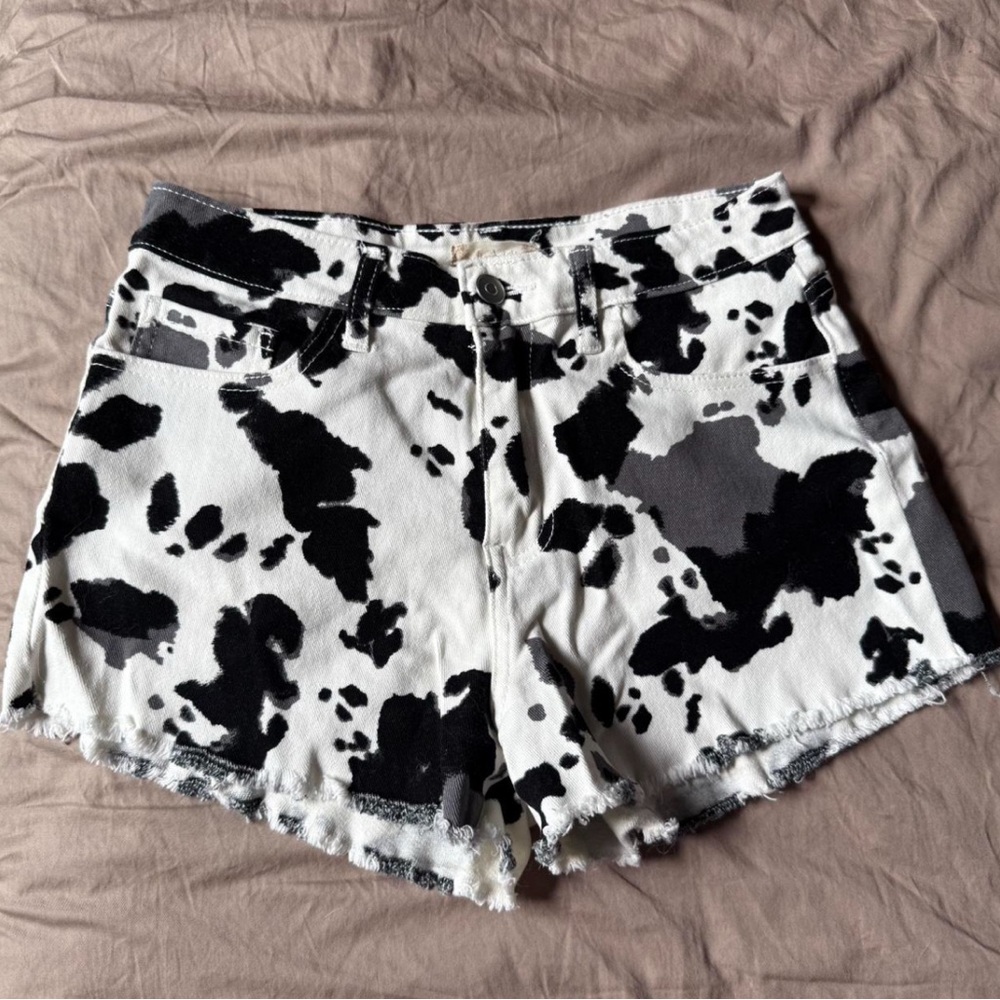 Altar’D State Cow print Black&White Shorts Size S